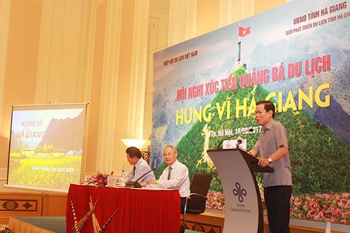 Bí thư tỉnh ủy Hà Giang Triệu Tài Vinh phát biểu